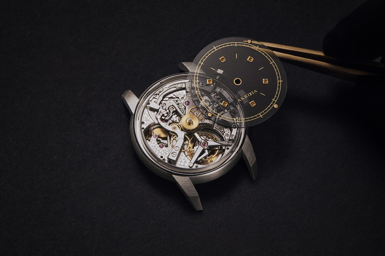 루이비통 x 아크리비아 LVRR-01_앞면 다이얼.jpg