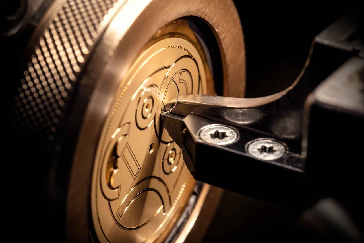 브레게_실버드 골드 다이얼_수작업.jpg