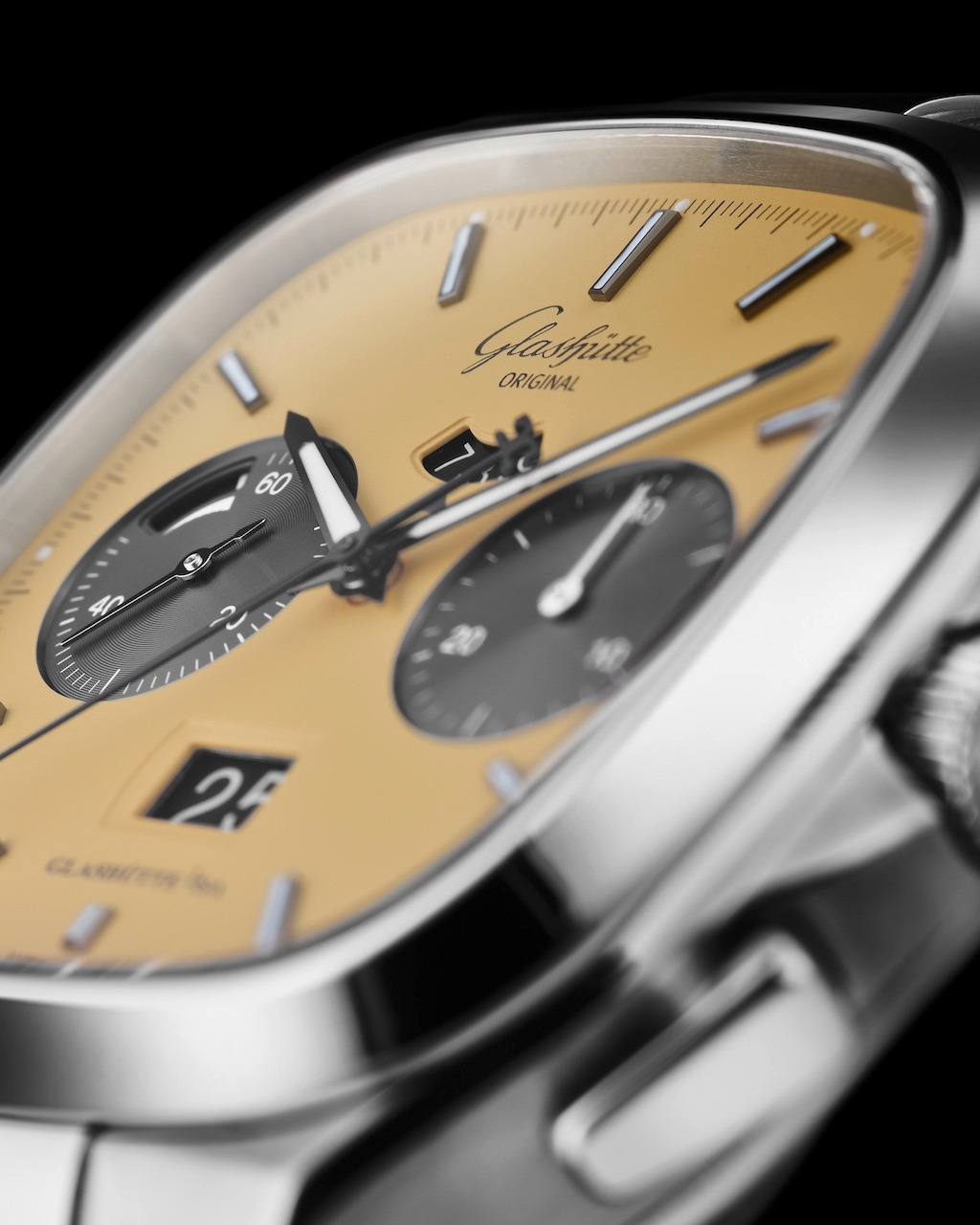 glashutte original seventies chronograph panorma date golden bay dial.jpg