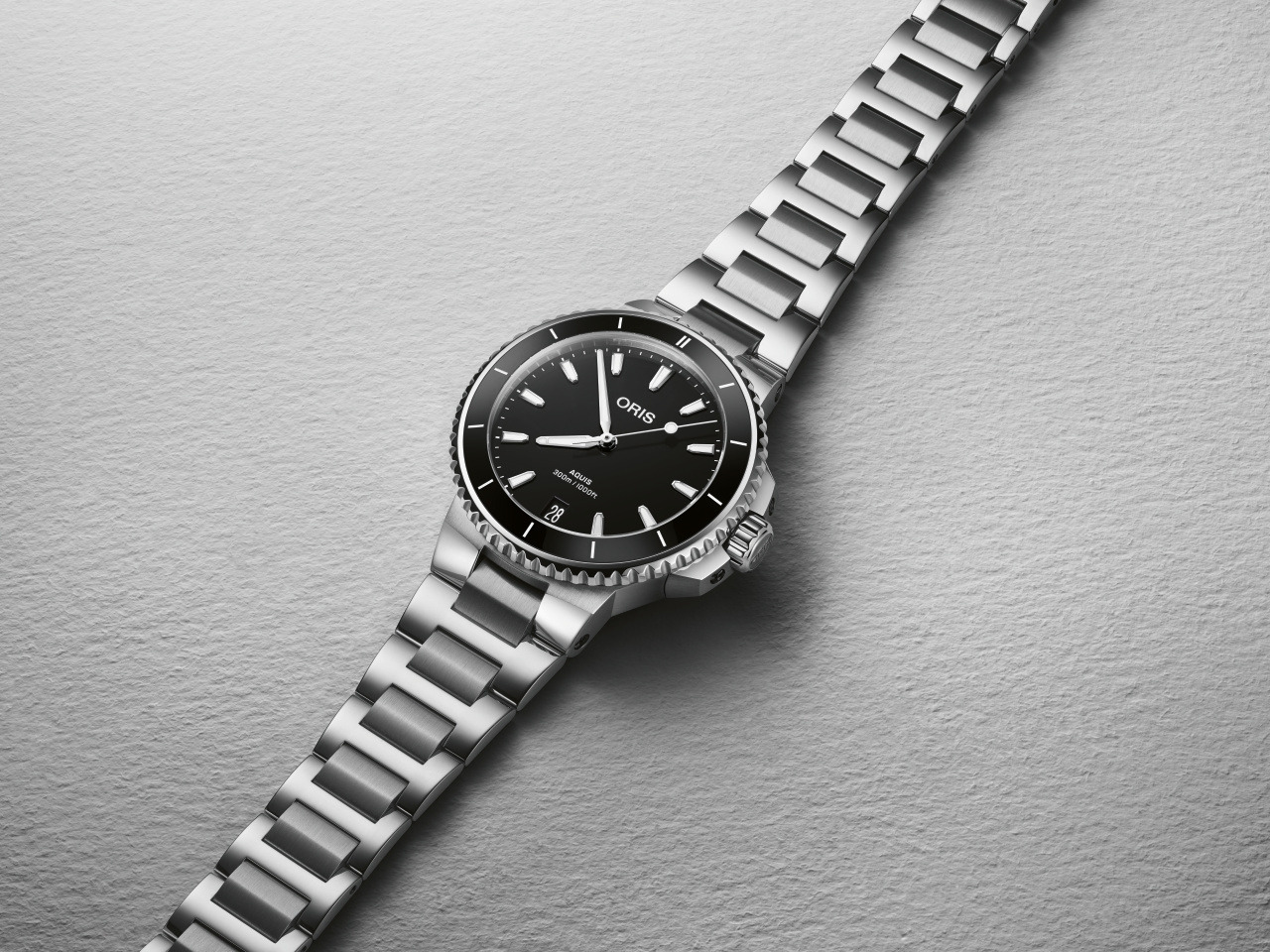 01 733 7792 4154-07 8 19 05P - Aquis Date - 36.50 mm_LowRes_19177.jpg