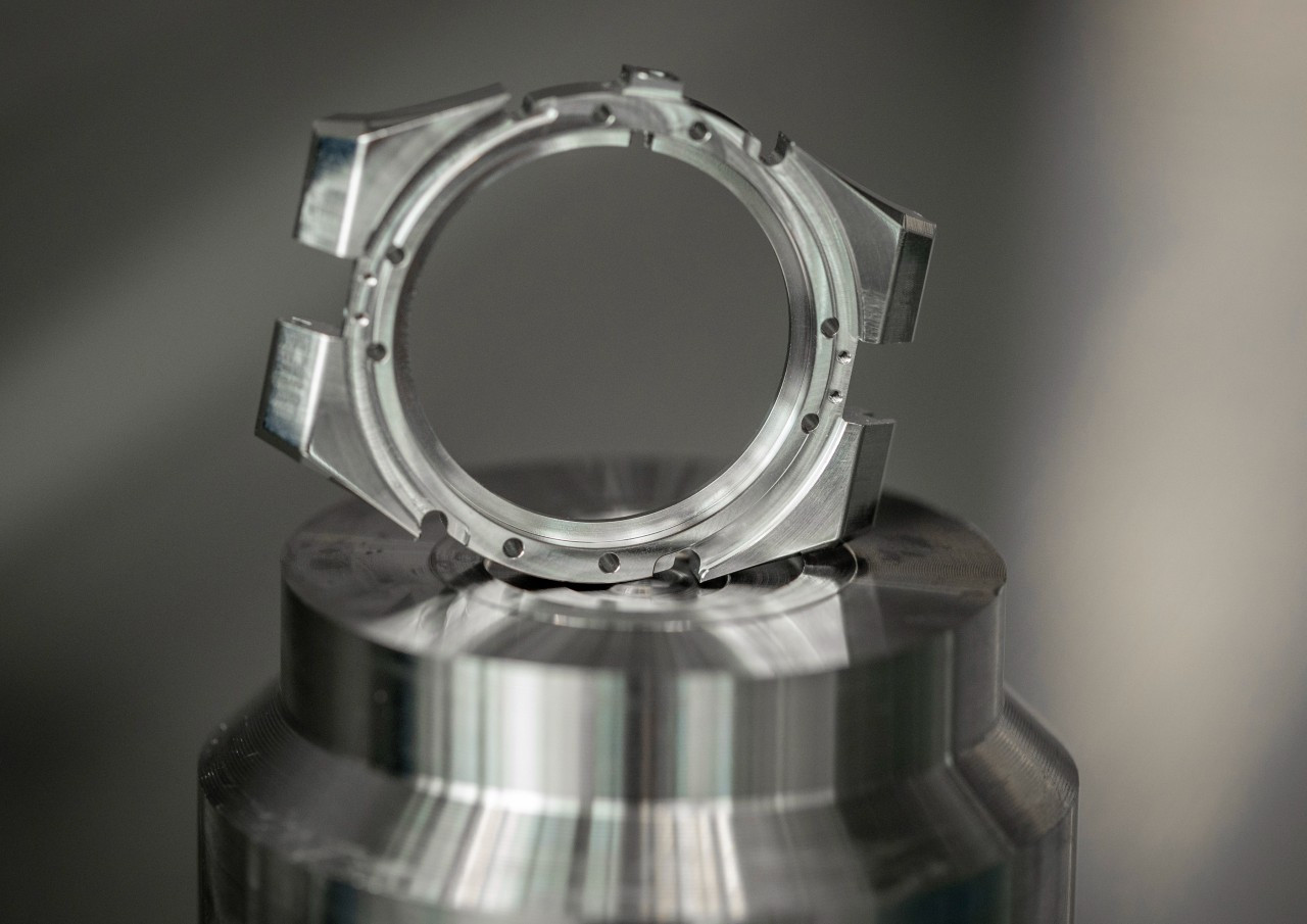 Lucent Steel™ - Alpine Eagle making of (1).jpg