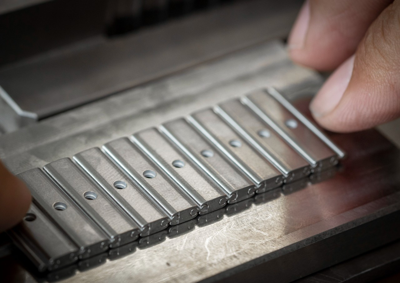 Lucent Steel™ - Alpine Eagle making of (2).jpg