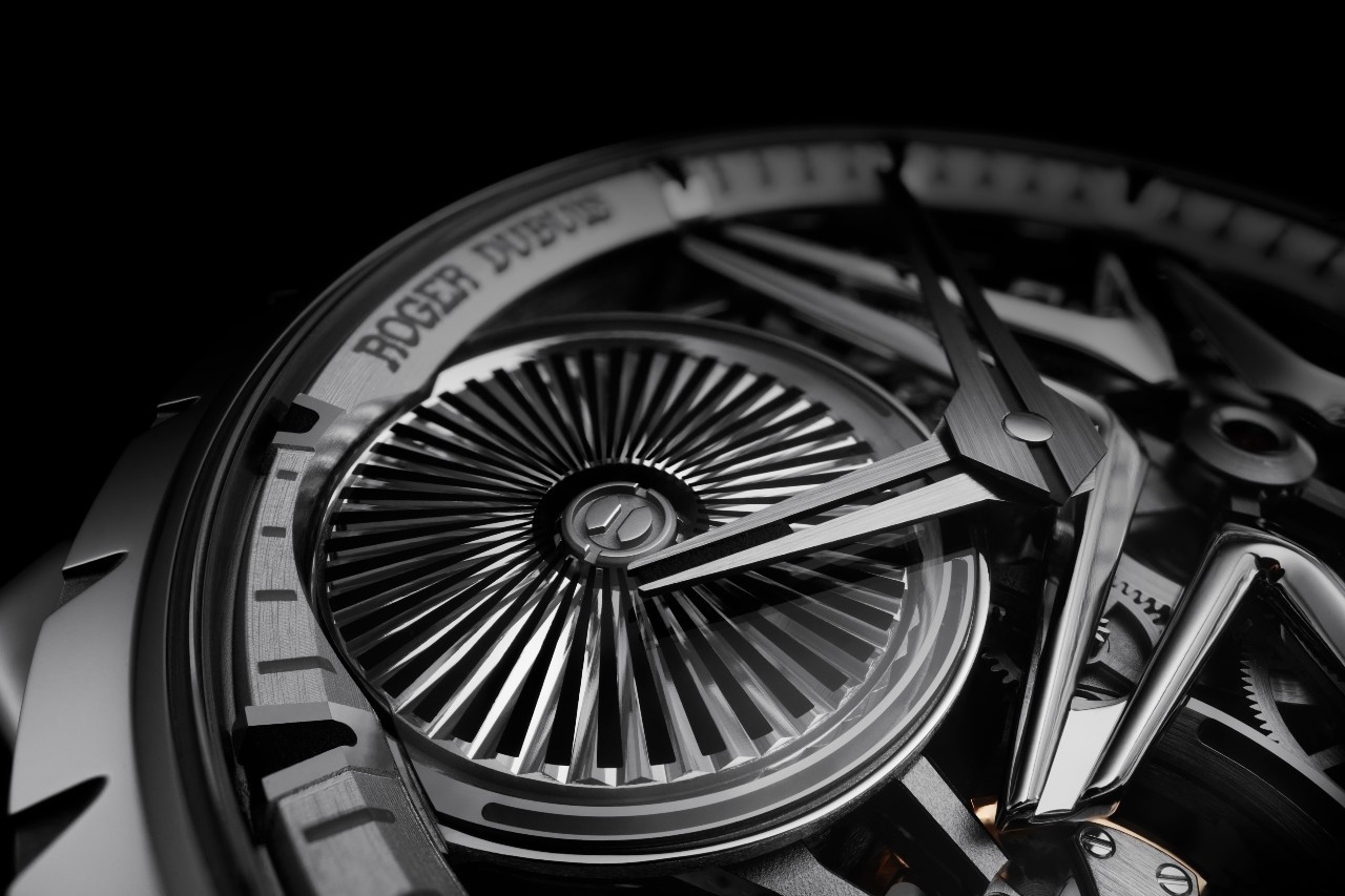 roger-dubuis-sorayama-monobalancier-micro-roater.jpg