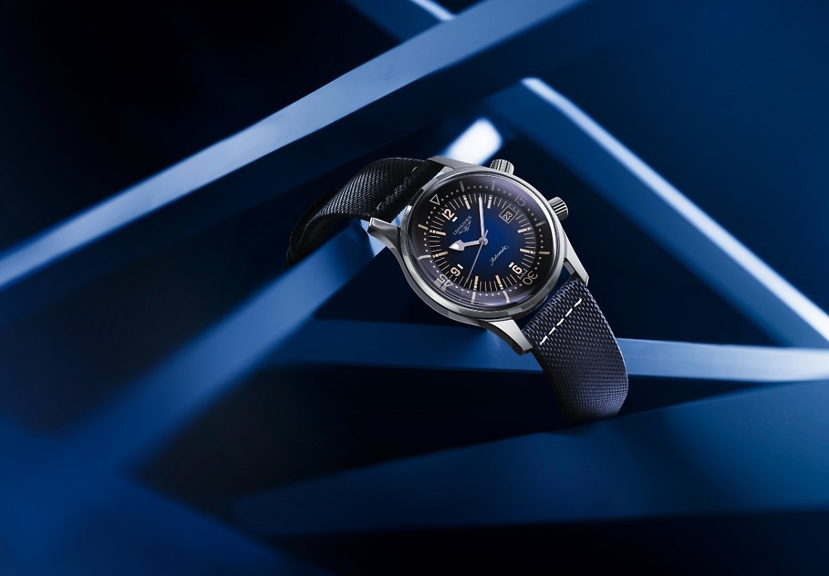 longines-legend-diver-2021-blue-gradation-dial.jpg