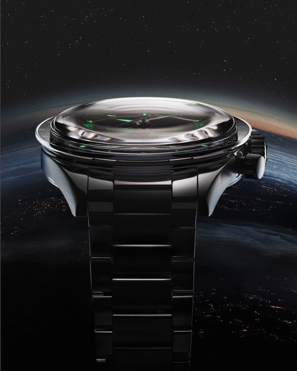 스피드마스터 기념 시리즈 글라스 박스 사파이어 크리스털.jpg