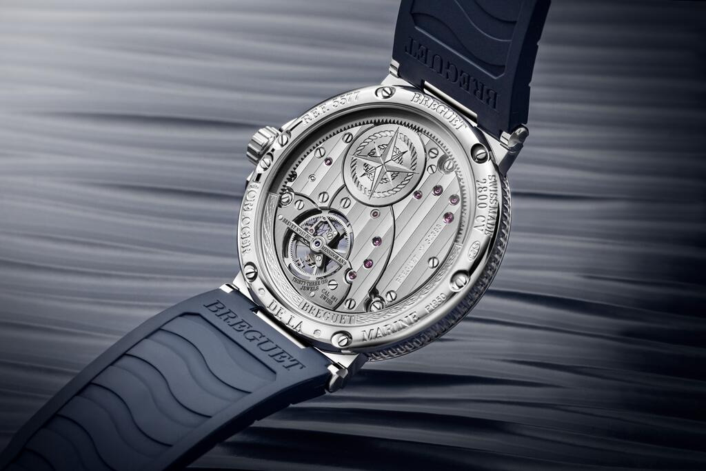 브레게 마린 투르비용 5577_백 케이스.jpg