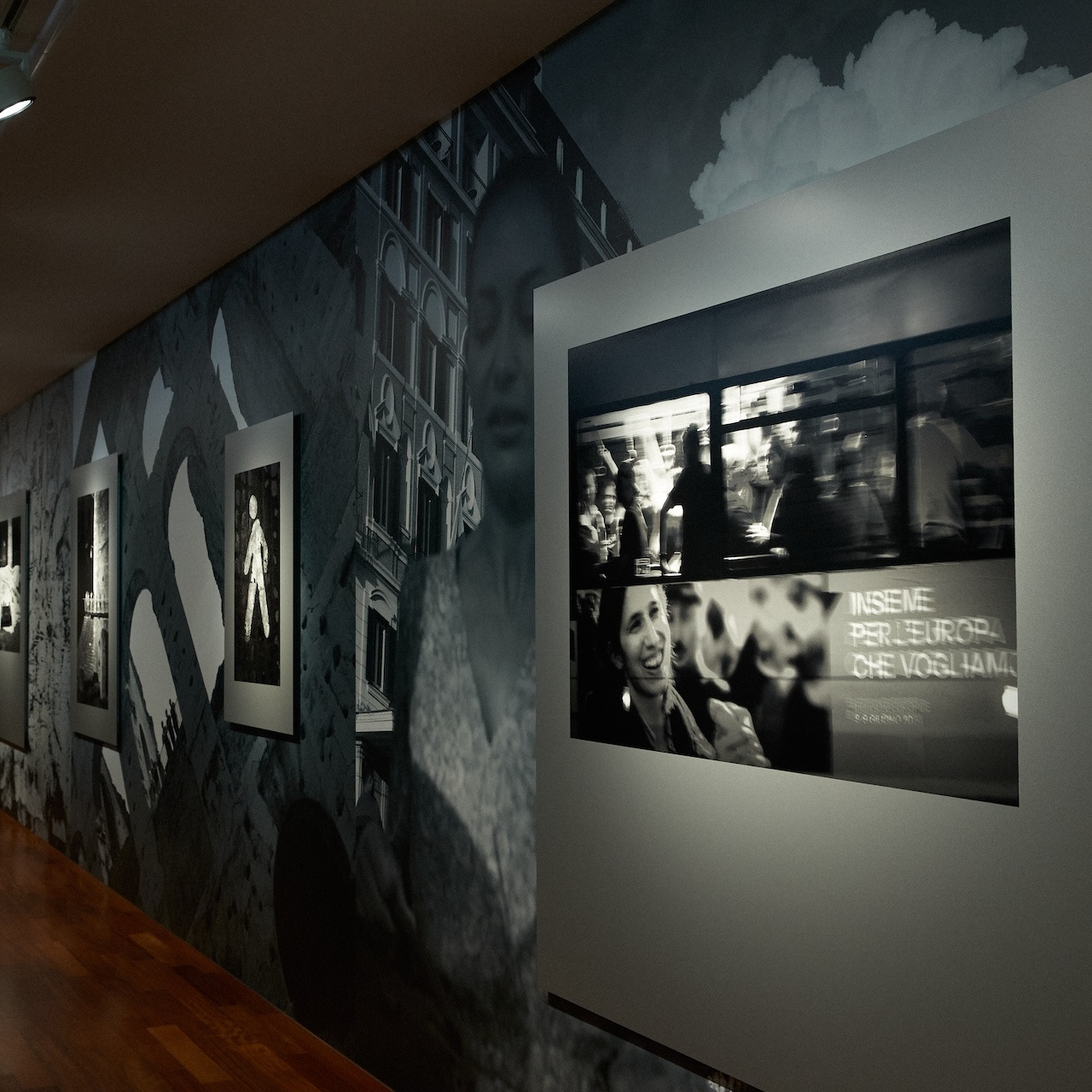 영원한 재탄생 전시 불가리 내부 전경.jpg