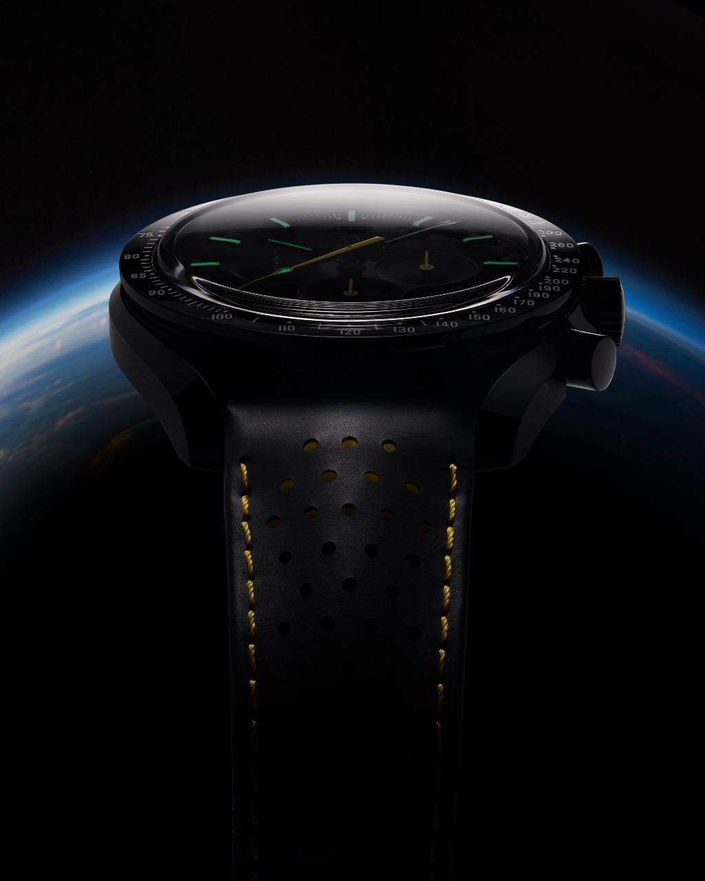 오메가 스피드마스터 다크 사이드 오브 더 문 아폴로 8 (3).jpg