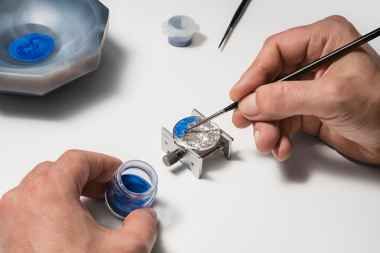 트리뷰트 투 트래디셔널 심볼즈 문 라이ㅡ 실버 다이얼 메이킹.jpg