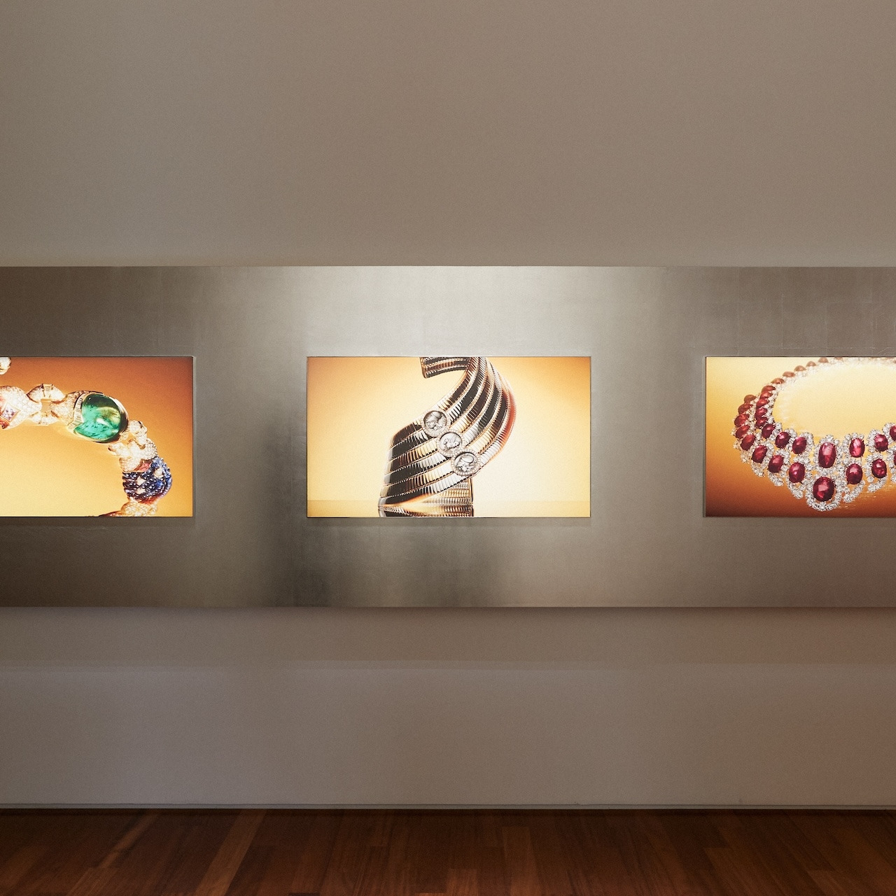 불가리 영원한 재탄생 전시 내부 전경.jpg