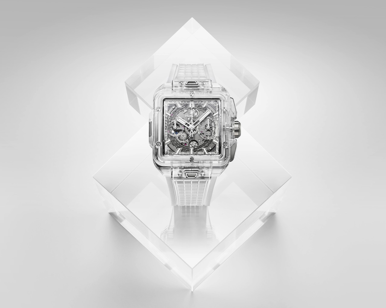 M PICK_위블로 스퀘어 뱅 유니코 사파이어.jpg