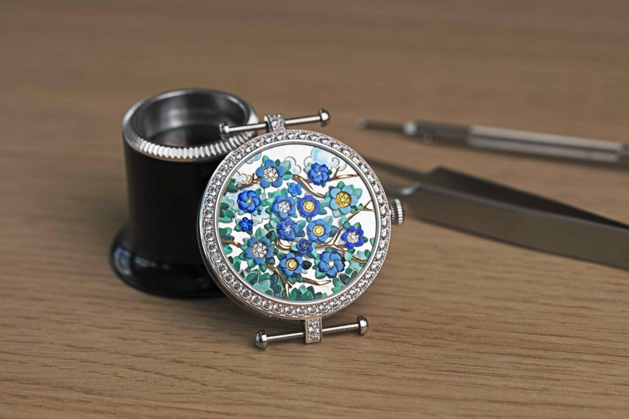 반클리프 아펠 레이디 아펠 에르 플로럴-2022.jpg