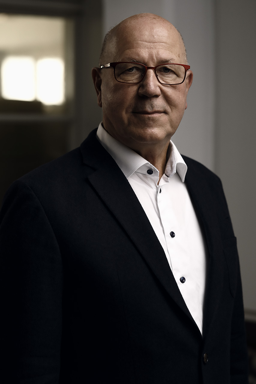 오리스 빅 크라운 포인터 데이트 불스아이 (3)-회장 울리히 W 헤르초크 .jpg