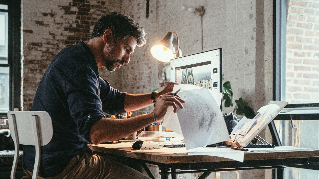 예거 르쿨트르_아티스트_알렉스 트로슈와.jpg