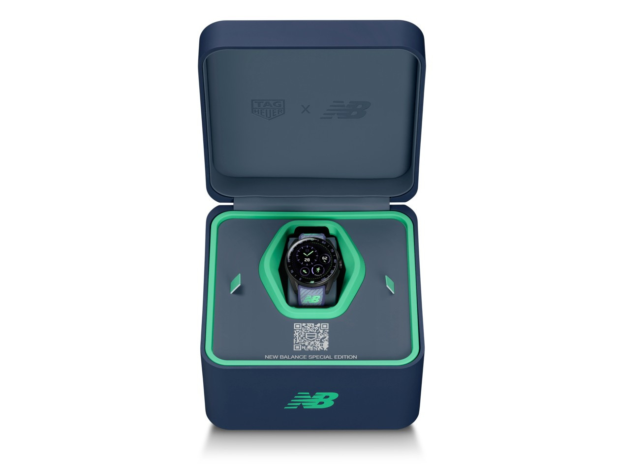 태그호이어 커넥티드 칼리버 E5 x 뉴발란스 (6).jpg
