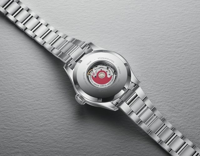 01 531 7797 4056-07 8 17 06 - Big Crown - cbs 01.jpg