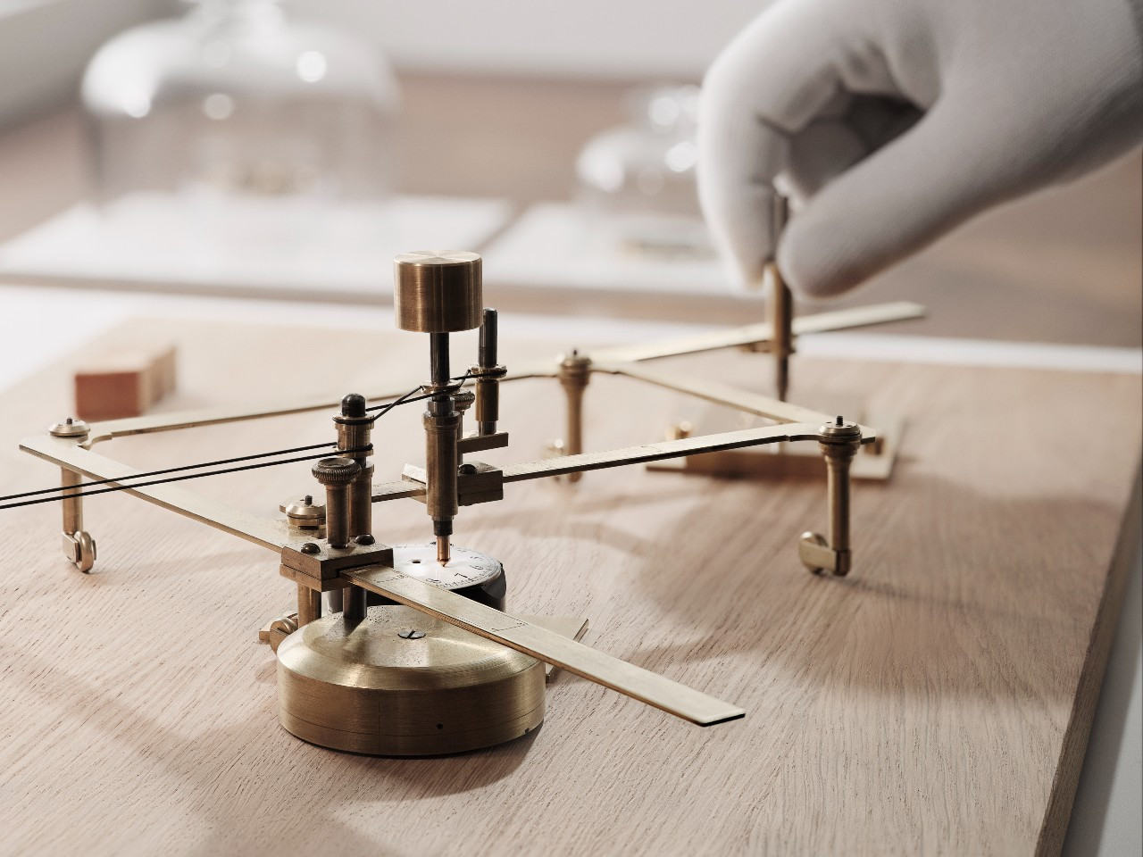 EMBARGO 24.05.25_8PM CET_Breguet Souscription 2025_Transferring.jpg