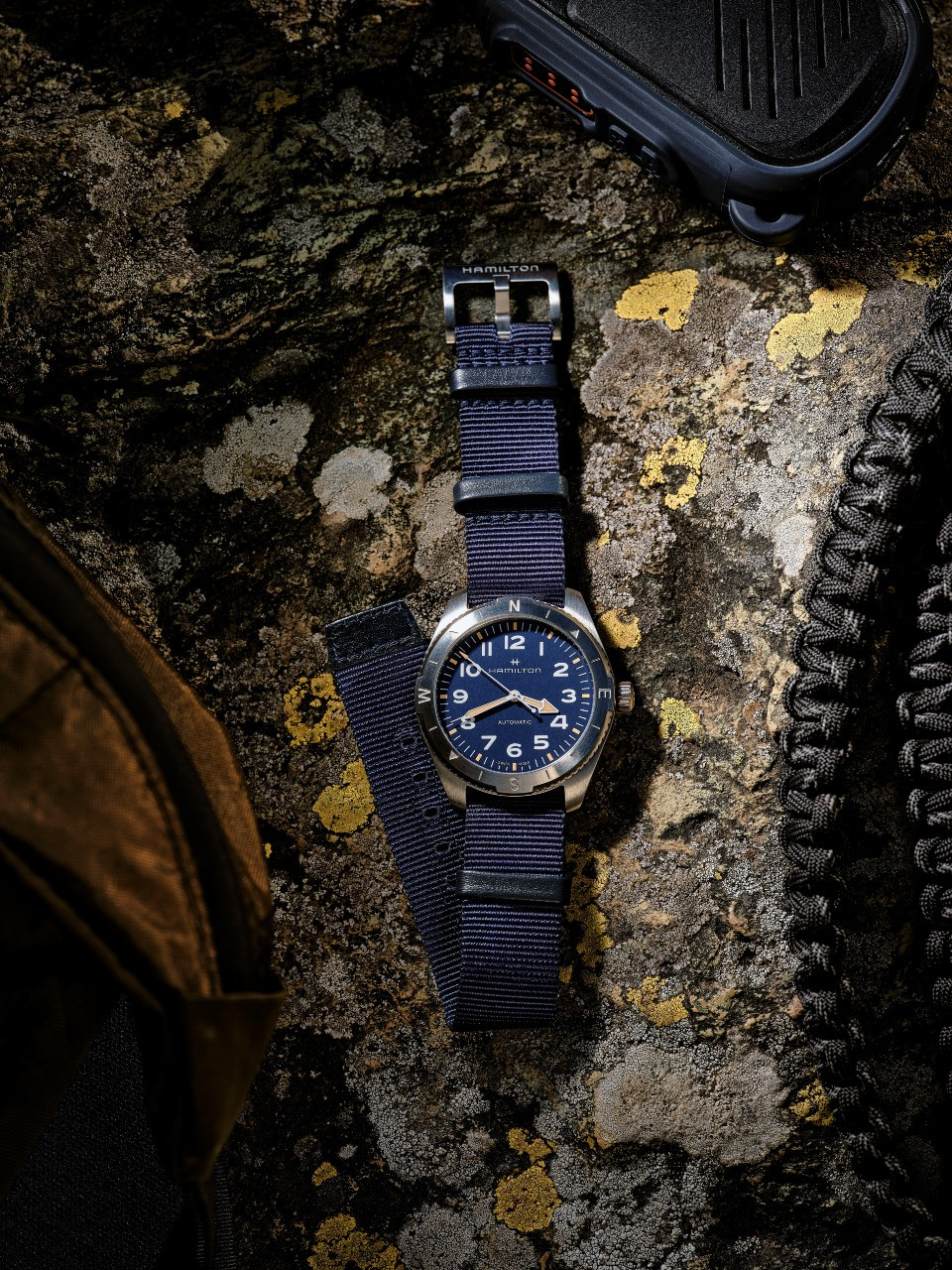 Hamilton_Khaki_Field_Expedition_H70315940_lifestyle1_Digital_Resolution___JPEG___72_DPI_17112.jpg