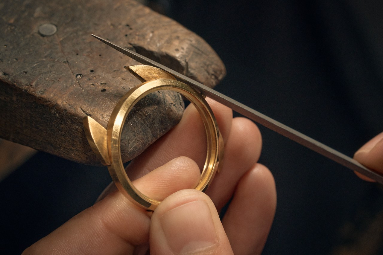 케이스 복원 작업.jpg