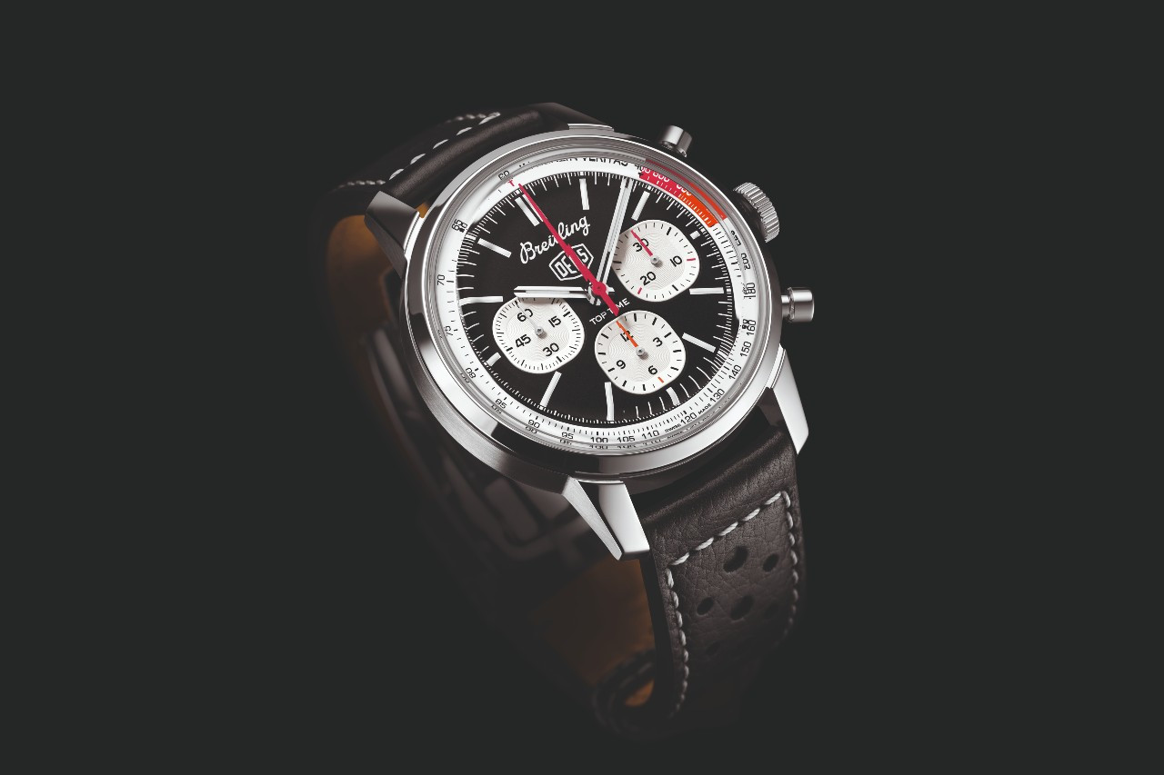 브라이틀링_탑 타임 B01 데우스_02.jpg