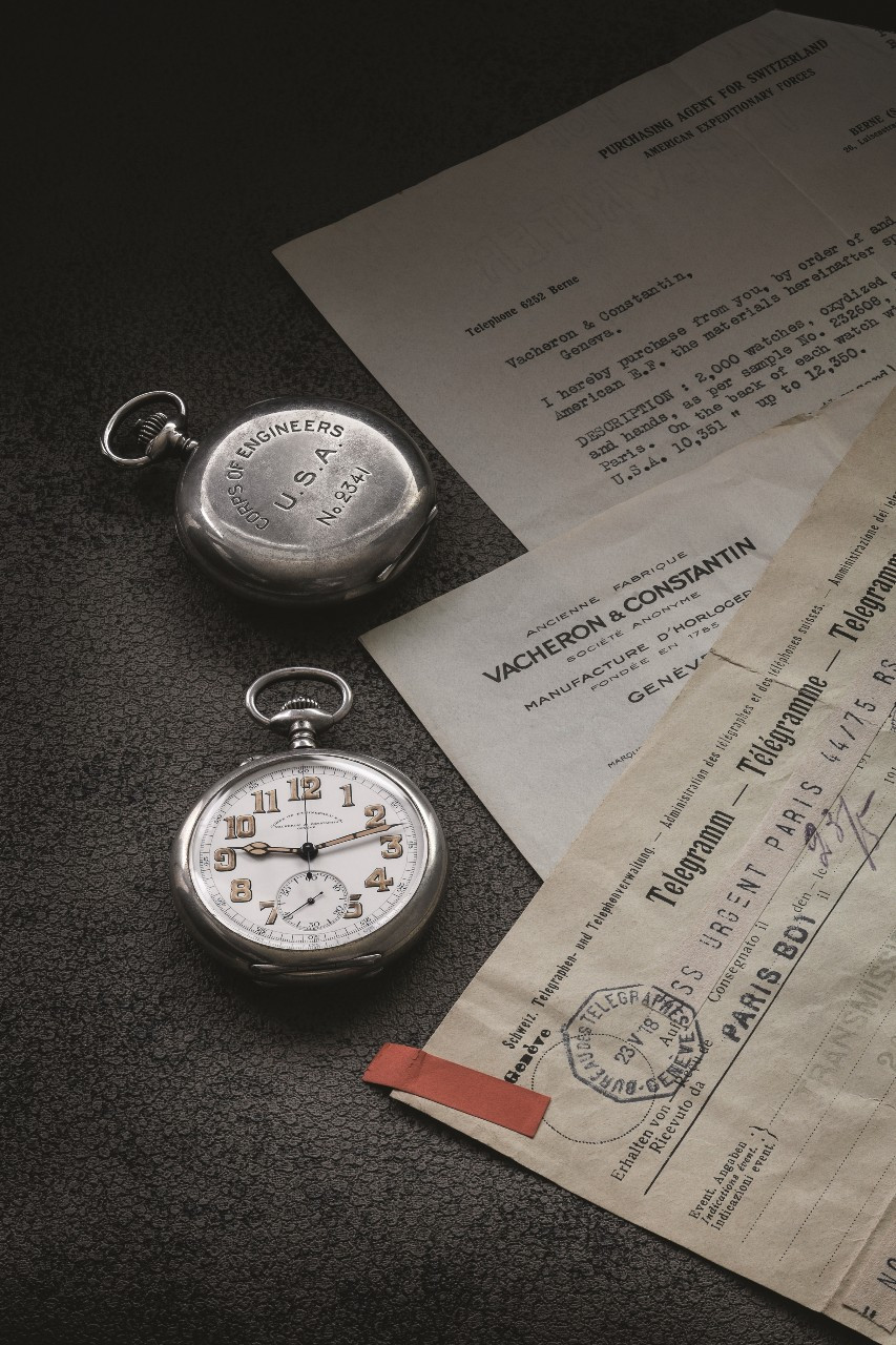 바쉐론 콘스탄틴 아카이브에 남아 있는 역사적 문서와 빈티지 포켓 워치.jpg