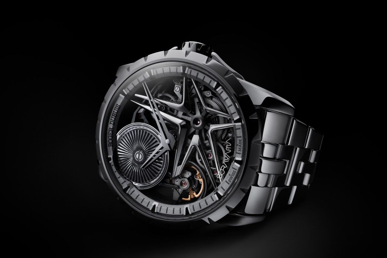 roger-dubuis-sorayama-monobalancier-main.jpg