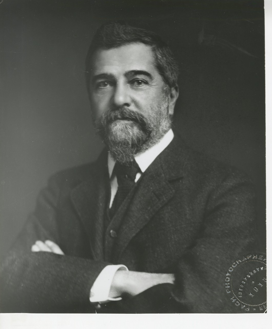 티파니 With Love Seoul 전시_루이컴포트티파니.jpg