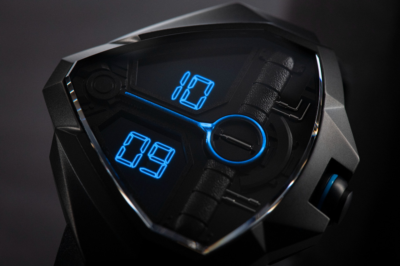 Hamilton Ventura Edge_H24624330_Detail 1.jpg