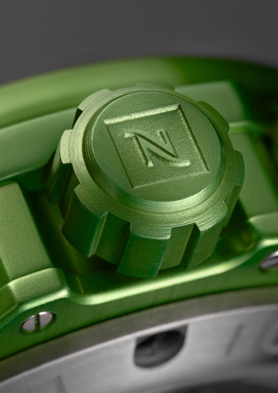 위블로_빅뱅 유니코 네스프레소 오리진_크라운.jpg