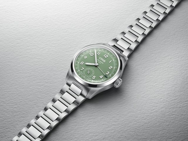 01 403 7799 4067-07 8 20 06 - Big Crown Pointer Date Calibre 403 - prs 01.jpg