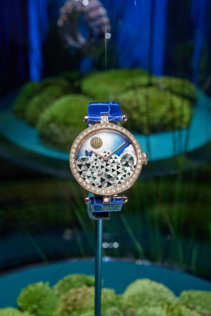 반클리프 아펠_레이디 주흐 뉘 데 플뢰르.jpg