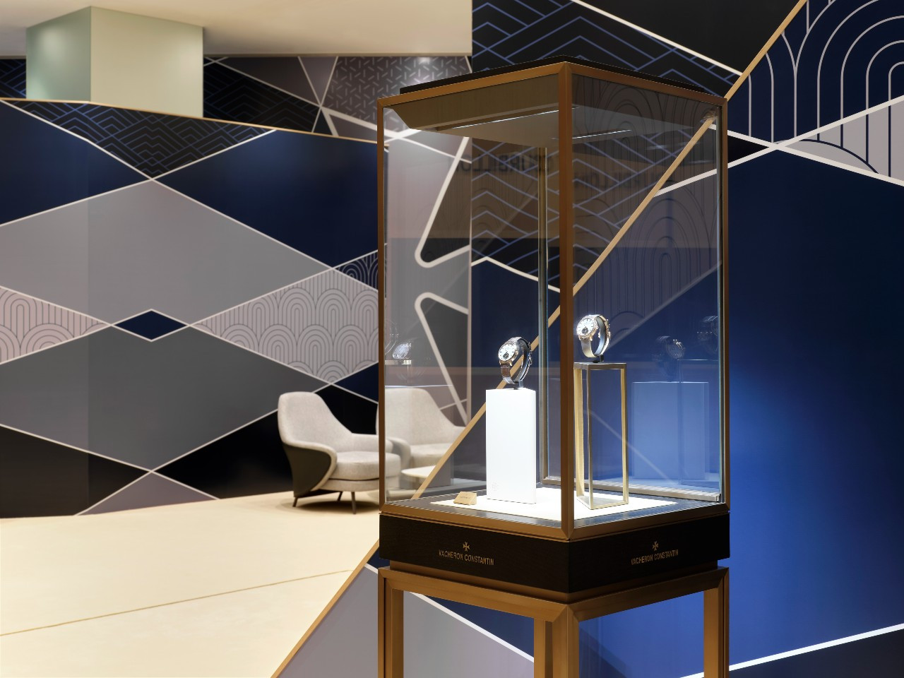 투르비용 쇼케이스.jpg