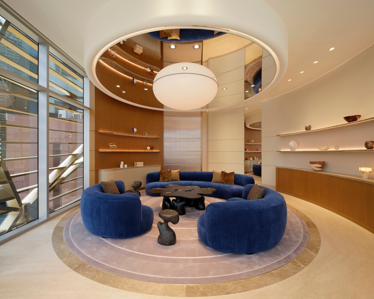 [바쉐론 콘스탄틴] 한국의 미학과 전통적인 소재에서 영감을 받은 아늑한 분위기의 프라이빗 라운지.jpg