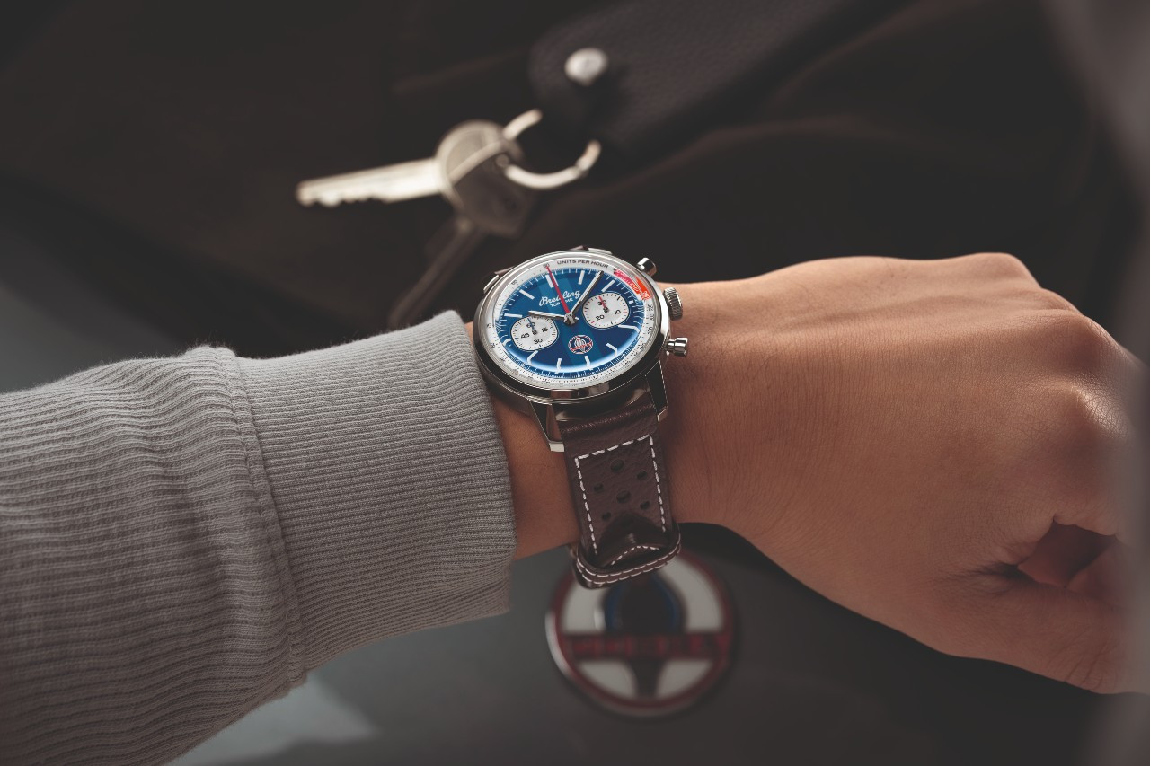 브라이틀링_쉘비 코브라_착용샷.jpg