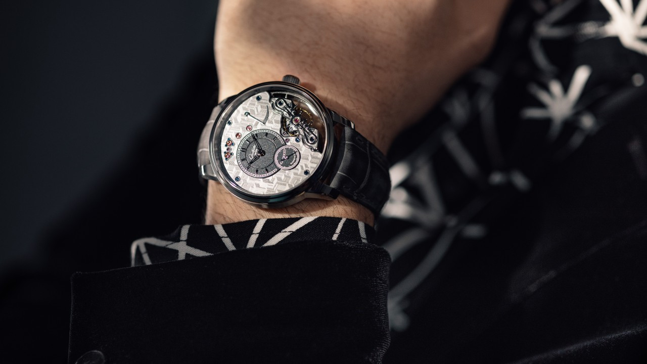 글라슈테 오리지날_파노인버스 리미티드 에디션_착용샷_2.jpg