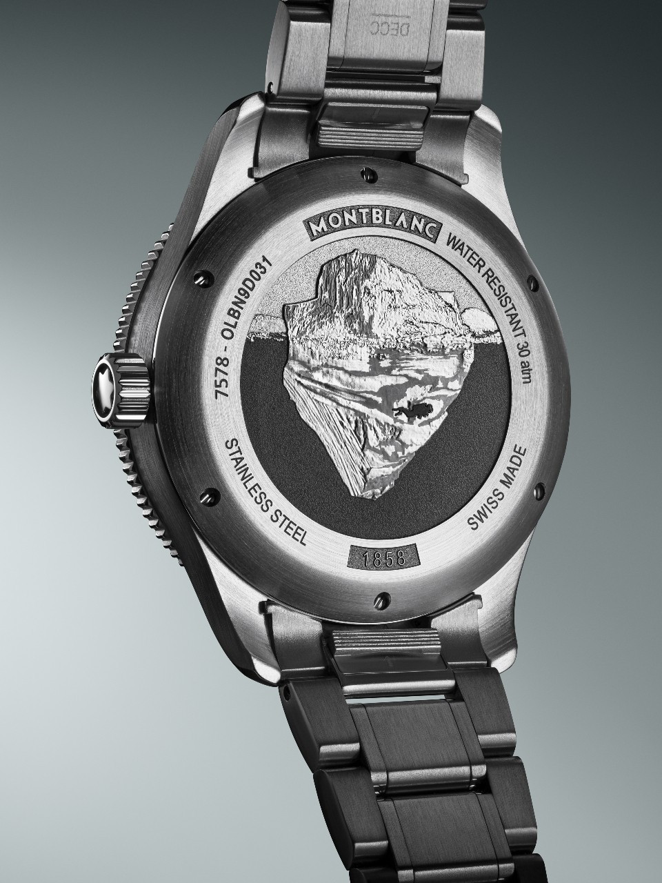 몽블랑_1858 아이스드 씨 오토매틱 데이트_백 케이스_01.jpg