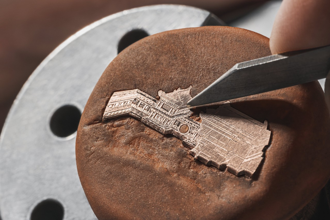 바쉐론 콘스탄틴 캐비노티에 메모러블 플레이스_인그레이빙_01.jpg