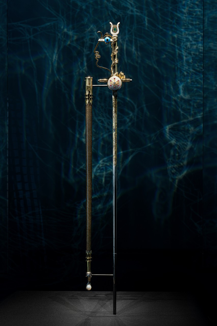 5_장 콕토의 아카데미 프랑세즈 학술원 회원 검 Antoine Pividori, Cartier Collection © Cartier  © Comité Cocteau  ADAGP, Paris.jpg