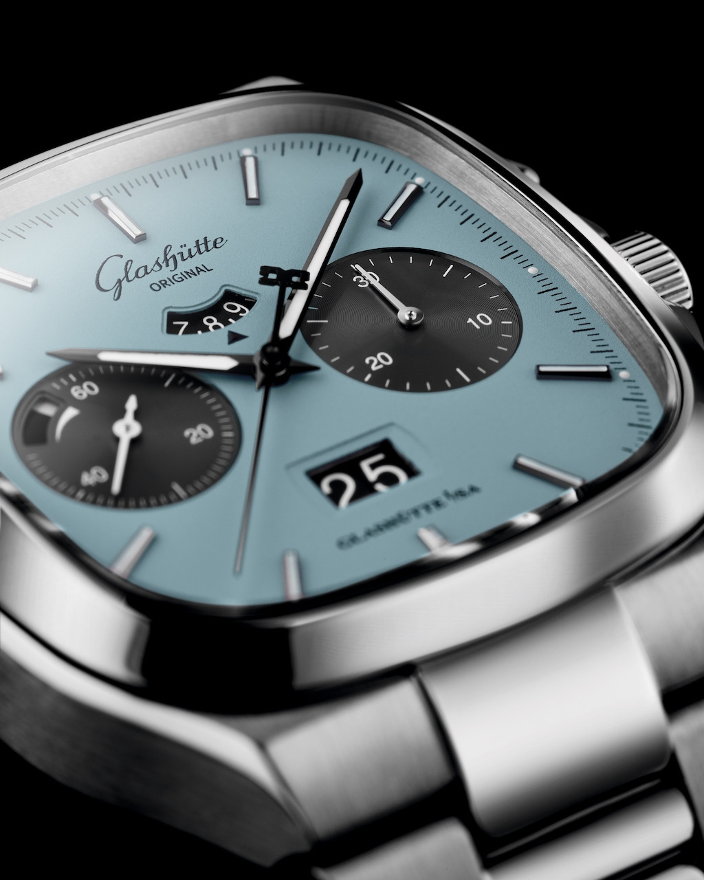 glashutte original seventies panorma date blue.jpg