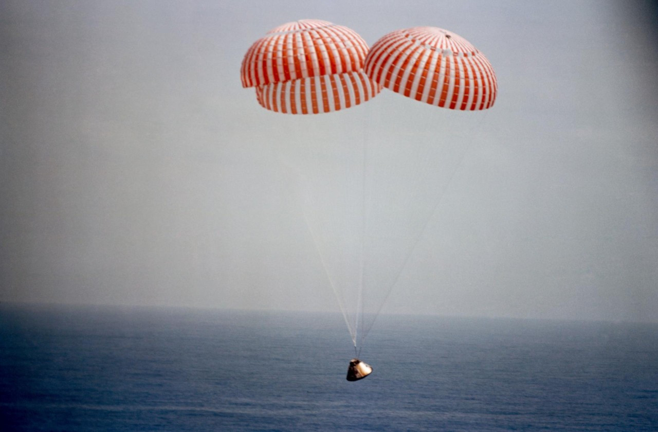 Apollo Capsule Splashdown Credit NASA.jpg