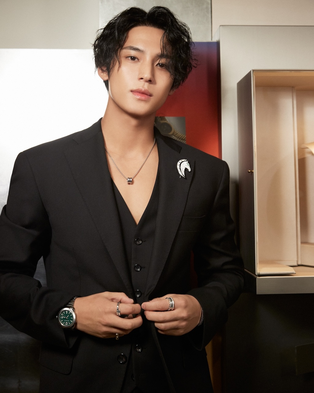 불가리_영원한 재탄생__민규1.jpg