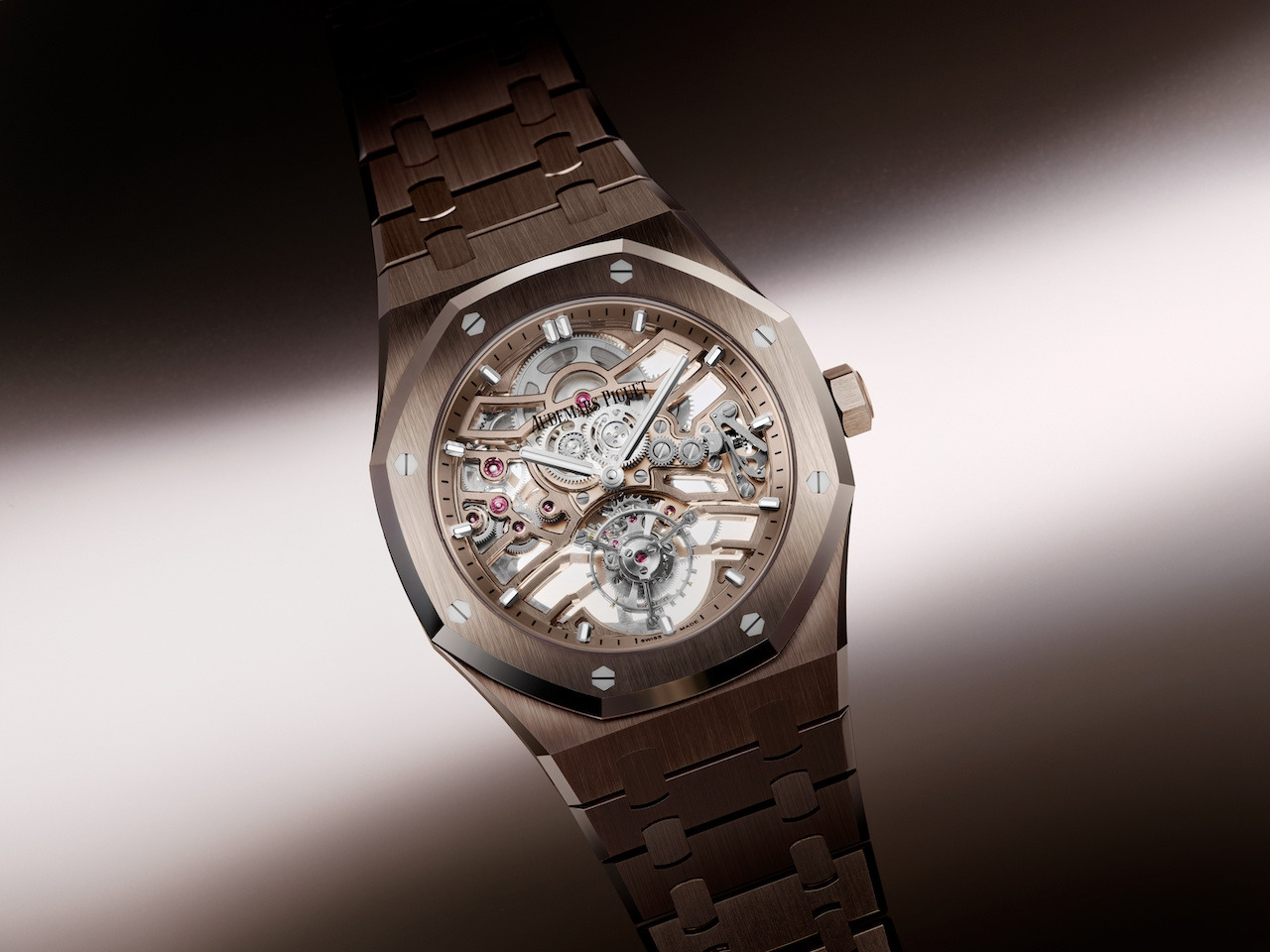 오데마 피게 로열 오크 셀프와인딩 투르비용 오픈워크 샌드 골드 2024.jpg