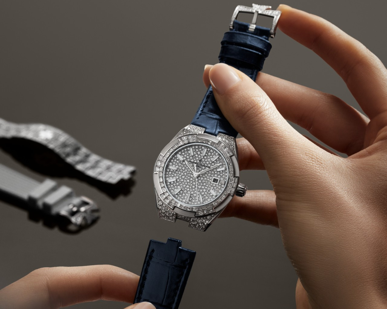 바쉐론 콘스탄틴 오버시즈 셀프 와인딩 35mm 하이주얼리 (7).jpg