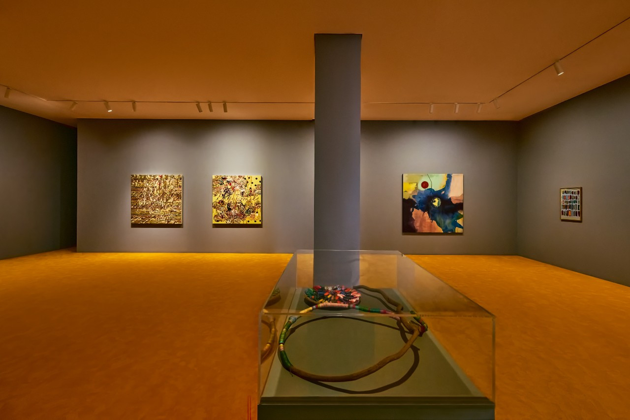 불가리_세르펜티 75주년 전시회_2관 1층 전경.jpg