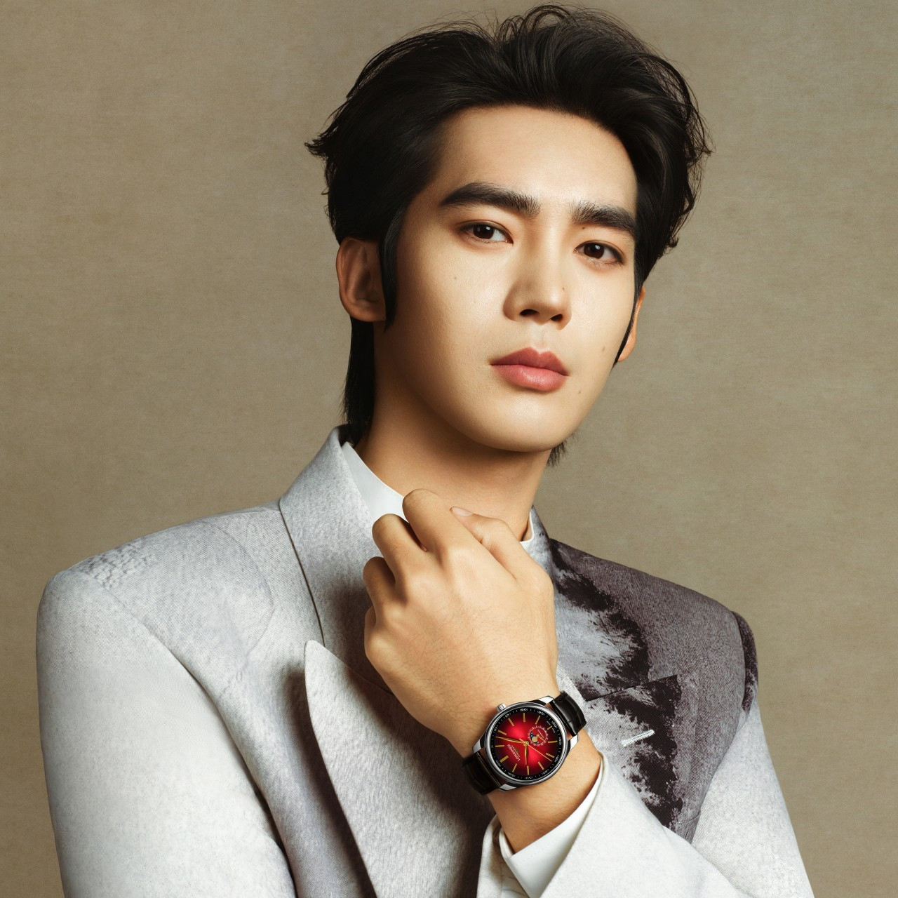 론진 마스터 컬렉션 말의 해 (3).jpg