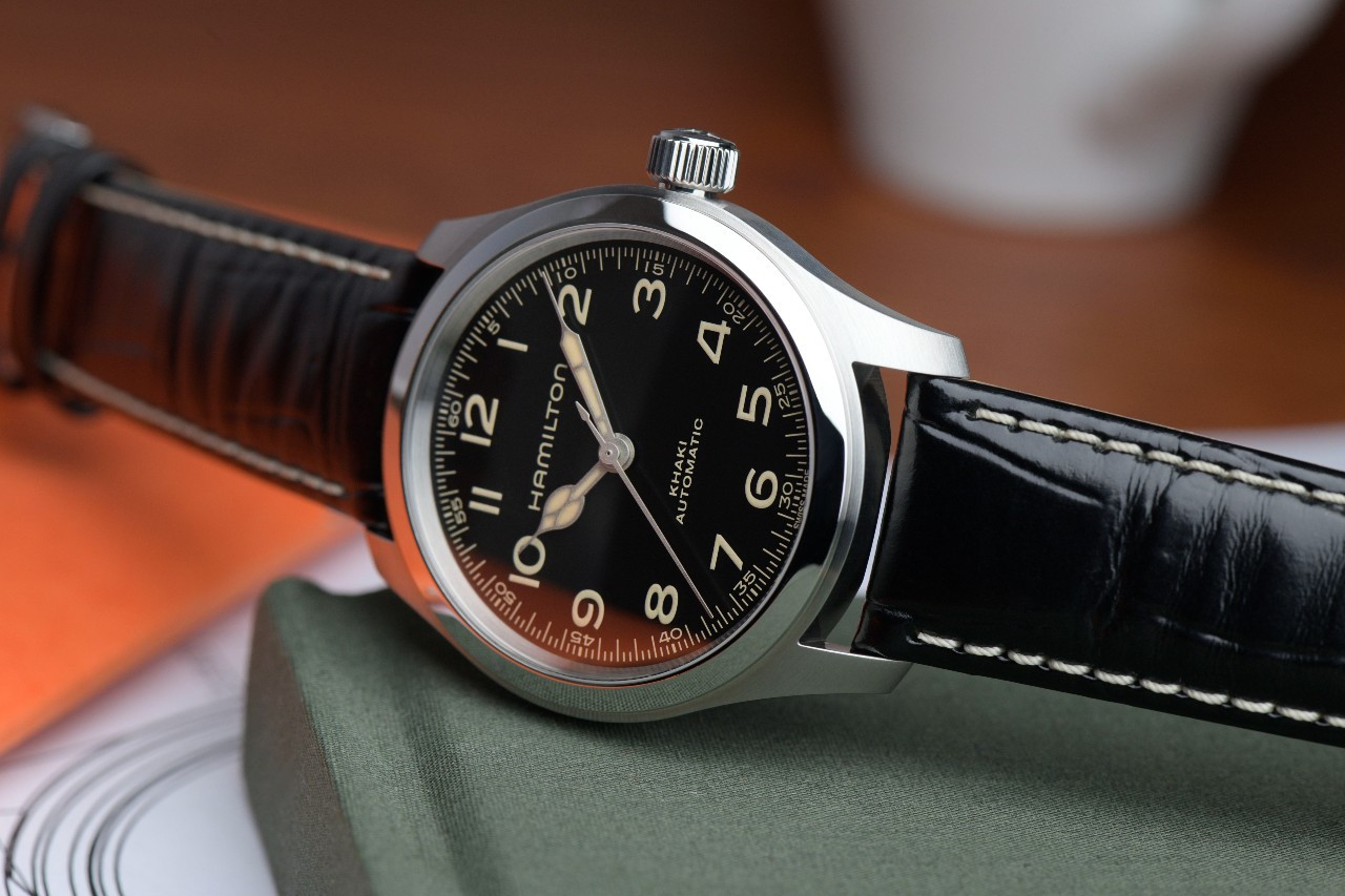 해밀턴_Hamilton_Khaki_Field_Murph_38mm_Lifestyle6.jpg