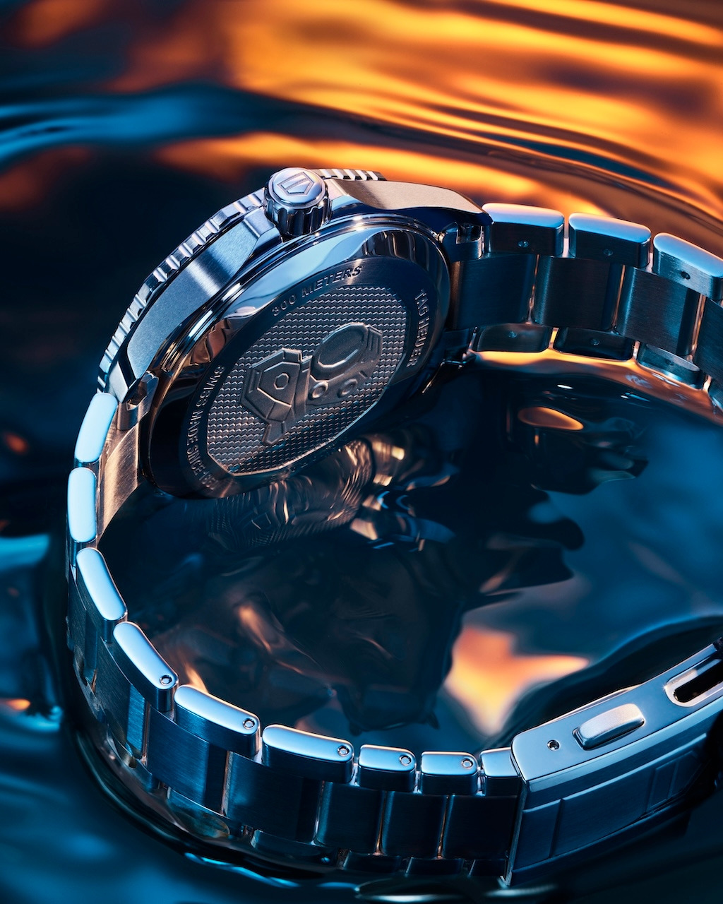 태그호이어 아쿠아레이서 프로페셔널 300 백 케이스.jpg