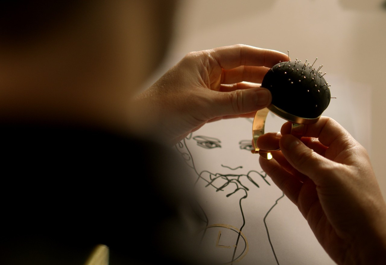 아르도 샤스탱 핀 쿠션.jpg