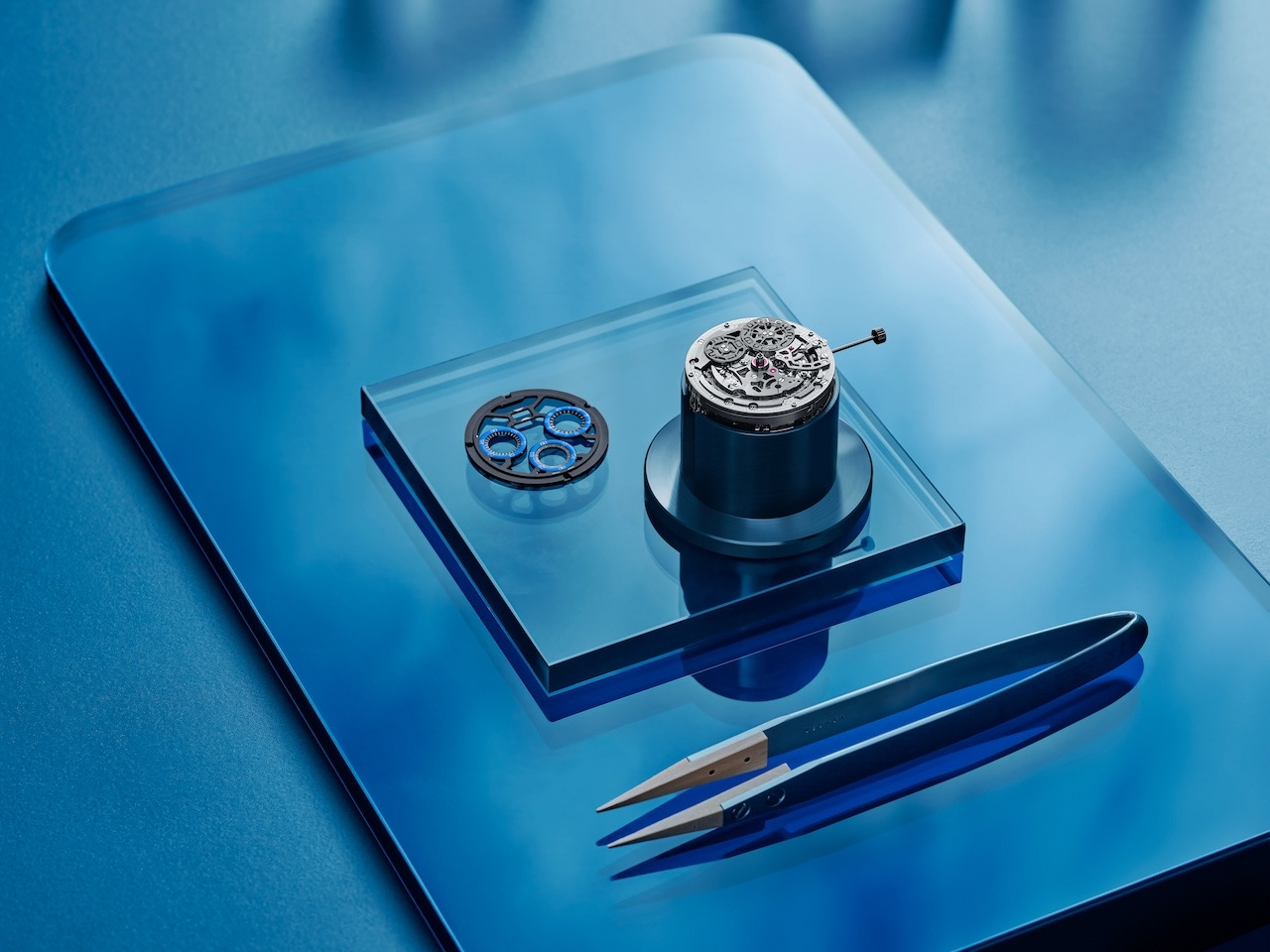 로열 오크 콘셉트 CFT 무브먼트 조립 과정.jpg