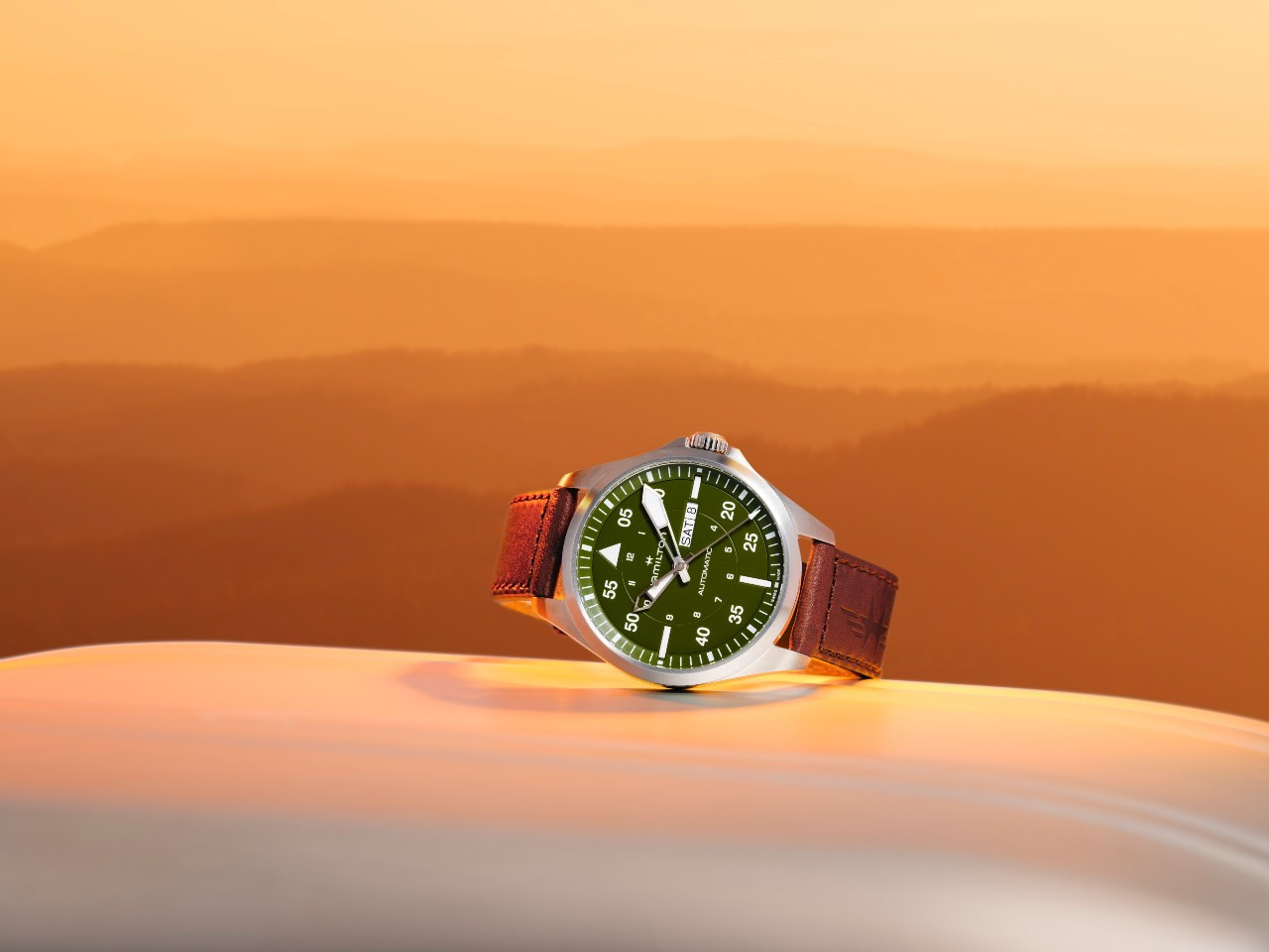 해밀턴 카키 파일럿 데이 데이트 42mm.jpg